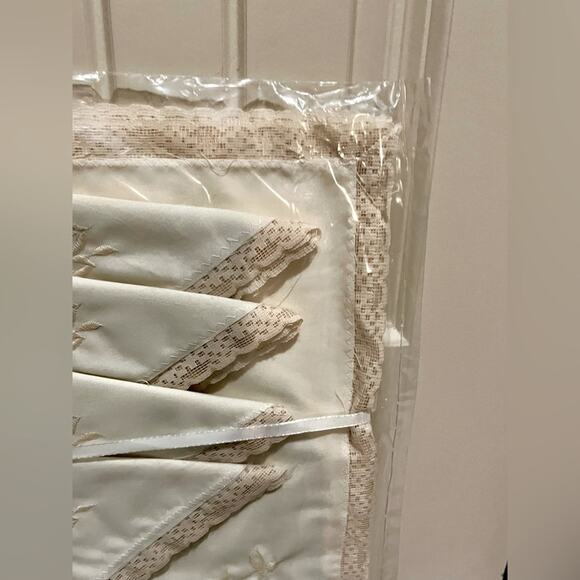 NWT Vintage placements and napkins from Home Beautiful Creations by Vicki - Picture 4 of 6